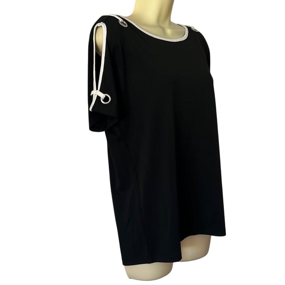 Carmen Marc Valvo NWT Black & White Cold Shoulder Knit Top Blouse Size Small - Picture 5 of 12